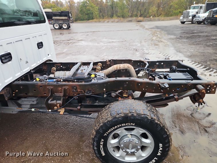 image for item EO4741 2013 Ford F350 Super Duty XL pickup truck cab and chassis