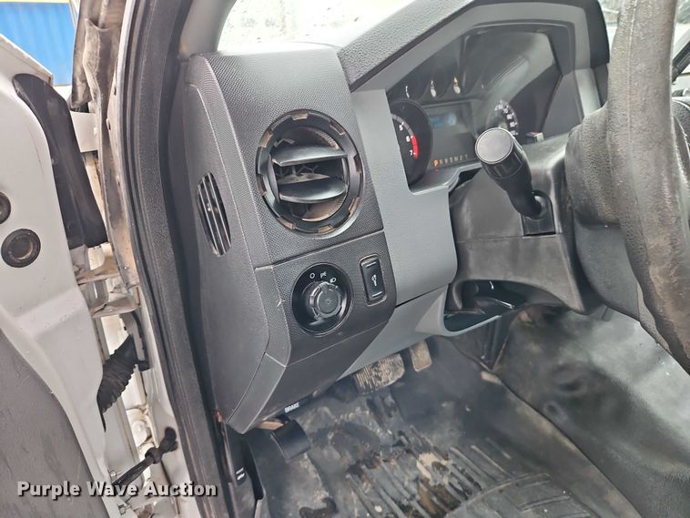 image for item EO4741 2013 Ford F350 Super Duty XL pickup truck cab and chassis