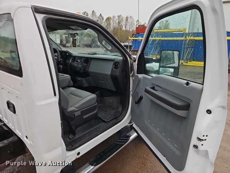 image for item EO4741 2013 Ford F350 Super Duty XL pickup truck cab and chassis