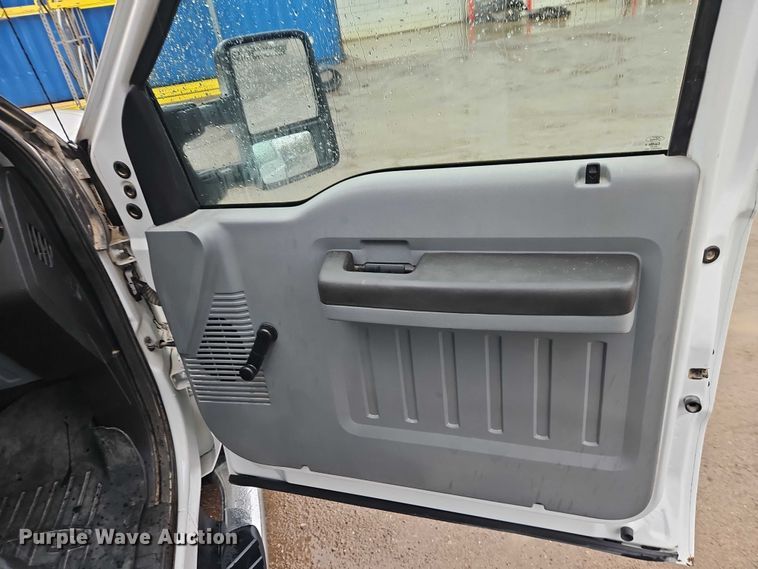 image for item EO4741 2013 Ford F350 Super Duty XL pickup truck cab and chassis