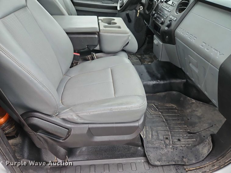 image for item EO4741 2013 Ford F350 Super Duty XL pickup truck cab and chassis