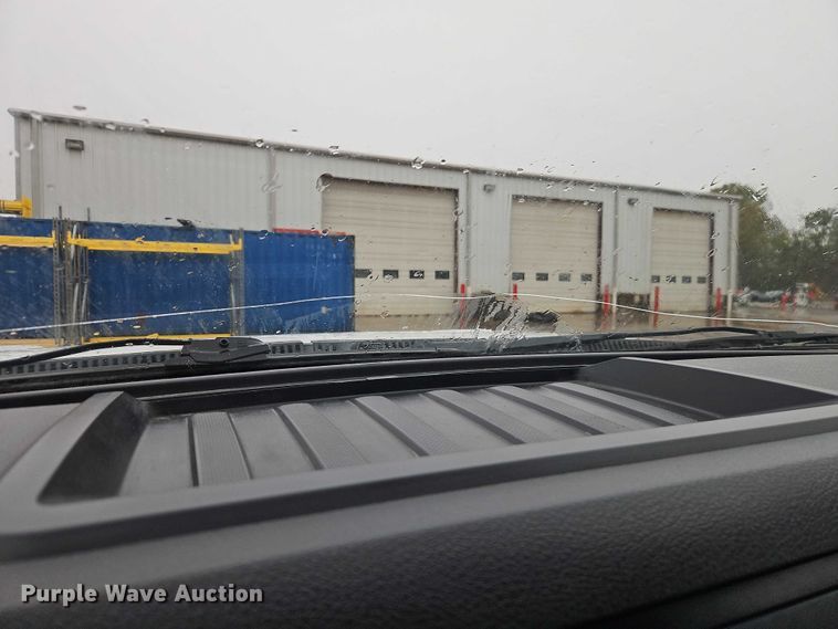 image for item EO4741 2013 Ford F350 Super Duty XL pickup truck cab and chassis