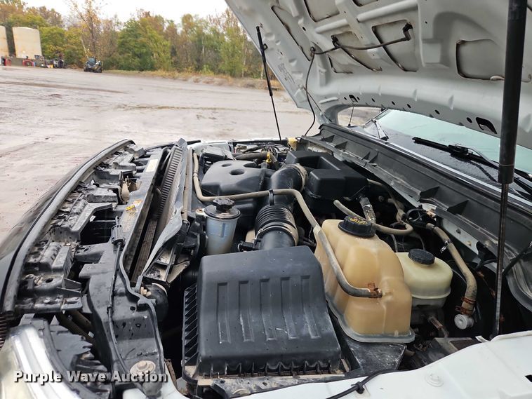 image for item EO4741 2013 Ford F350 Super Duty XL pickup truck cab and chassis