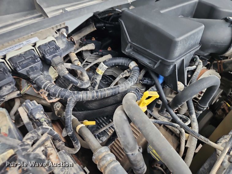 image for item EO4741 2013 Ford F350 Super Duty XL pickup truck cab and chassis