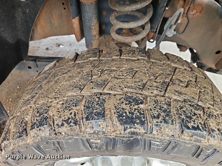 image for item EO4741 2013 Ford F350 Super Duty XL pickup truck cab and chassis