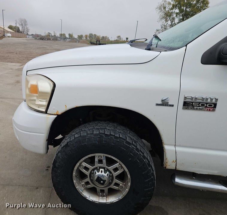 image for item EO4746 2007 Dodge Ram 2500 Quad Cab pickup truck
