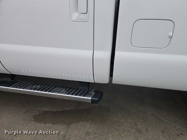 image for item EO4748 2015 Ford F350 Crew Cab pickup truck