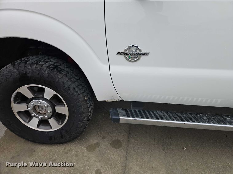 image for item EO4748 2015 Ford F350 Crew Cab pickup truck