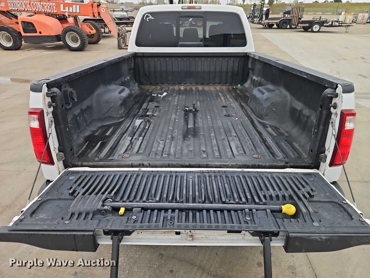 image for item EO4748 2015 Ford F350 Crew Cab pickup truck