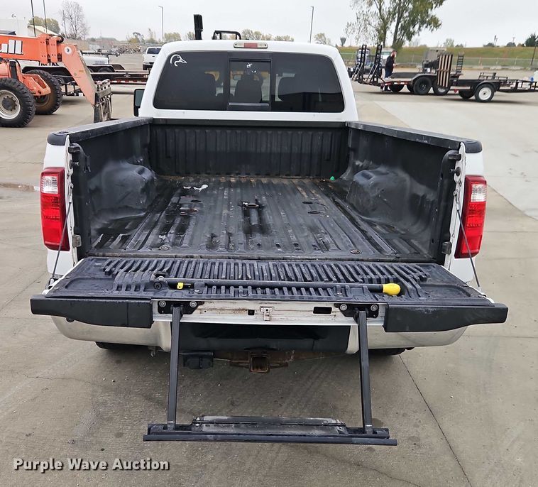 image for item EO4748 2015 Ford F350 Crew Cab pickup truck