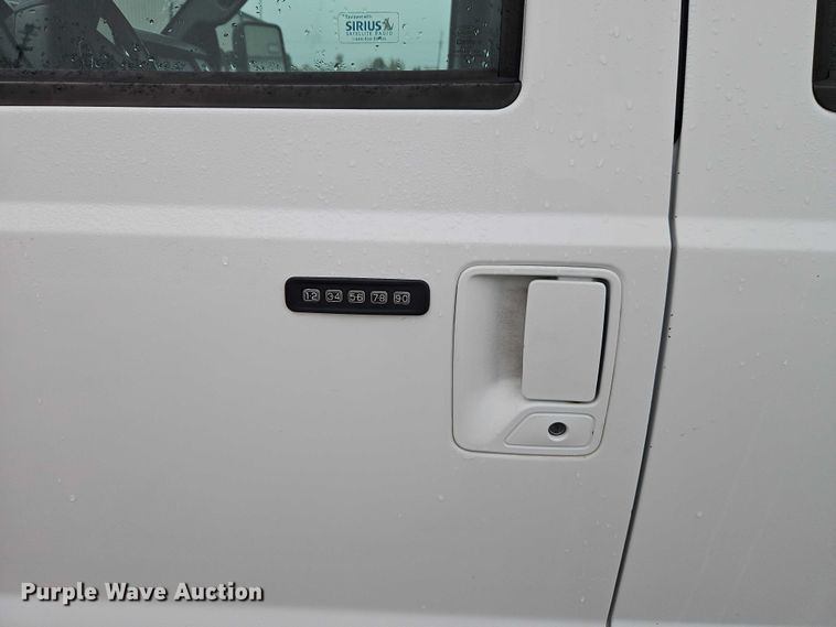 image for item EO4748 2015 Ford F350 Crew Cab pickup truck