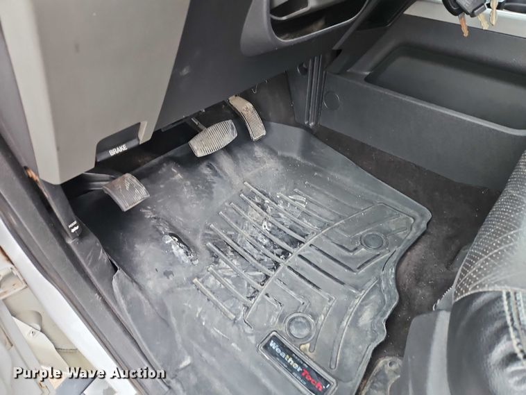 image for item EO4748 2015 Ford F350 Crew Cab pickup truck