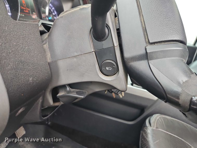 image for item EO4748 2015 Ford F350 Crew Cab pickup truck