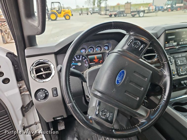 image for item EO4748 2015 Ford F350 Crew Cab pickup truck