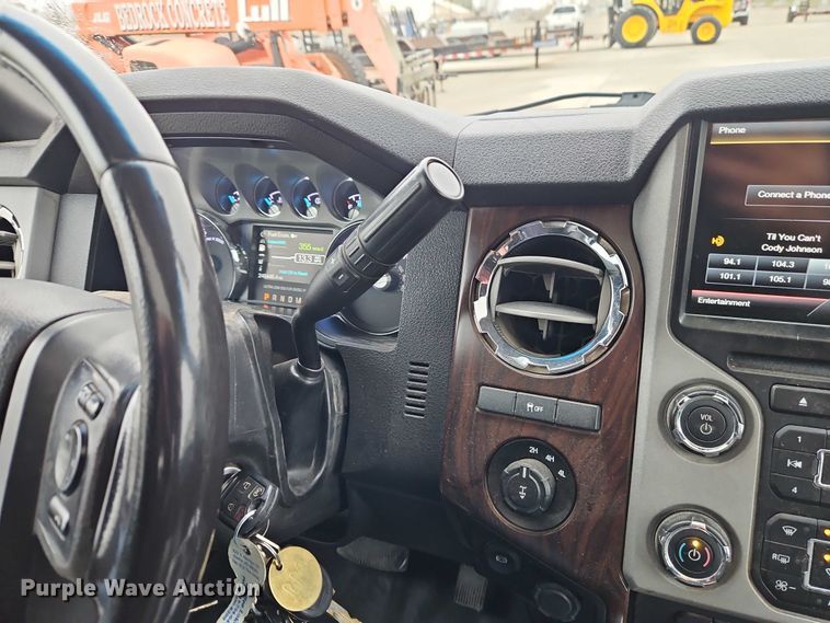 image for item EO4748 2015 Ford F350 Crew Cab pickup truck