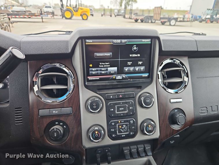 image for item EO4748 2015 Ford F350 Crew Cab pickup truck