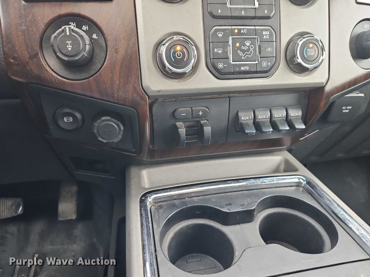 image for item EO4748 2015 Ford F350 Crew Cab pickup truck