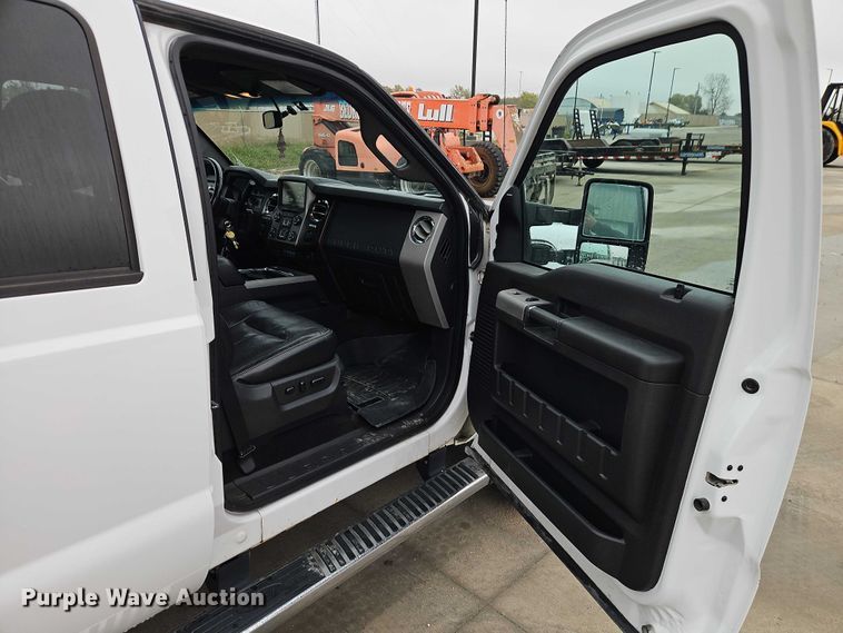 image for item EO4748 2015 Ford F350 Crew Cab pickup truck