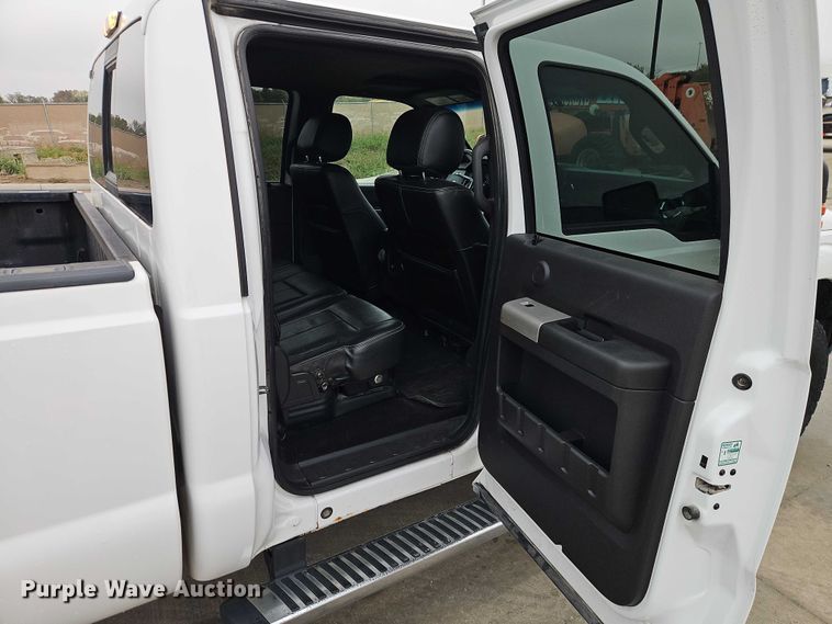 image for item EO4748 2015 Ford F350 Crew Cab pickup truck