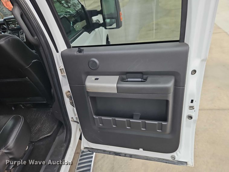 image for item EO4748 2015 Ford F350 Crew Cab pickup truck