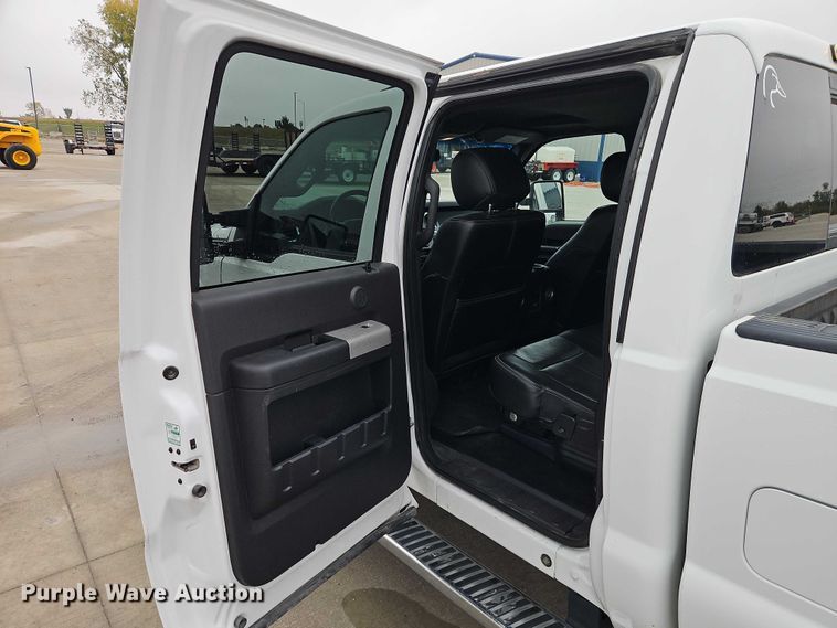 image for item EO4748 2015 Ford F350 Crew Cab pickup truck