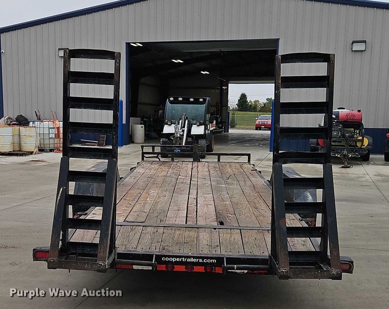 image for item EO4749 2015 Load Trail equipment trailer