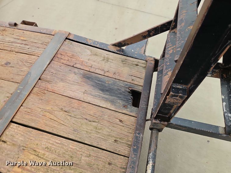 image for item EO4749 2015 Load Trail equipment trailer