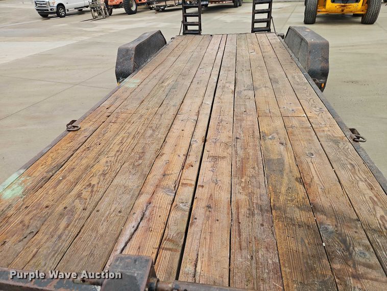 image for item EO4749 2015 Load Trail equipment trailer