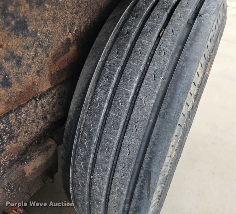 image for item EO4749 2015 Load Trail equipment trailer