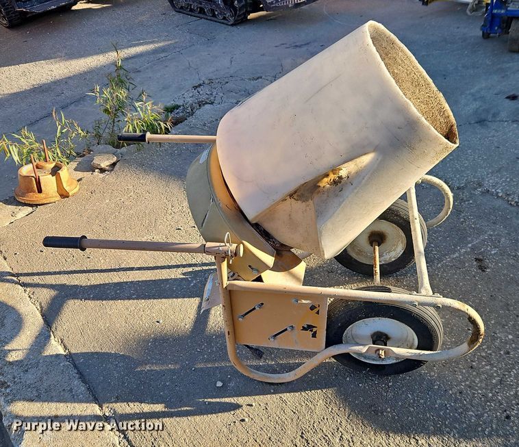 image for item EO4777 concrete mixer