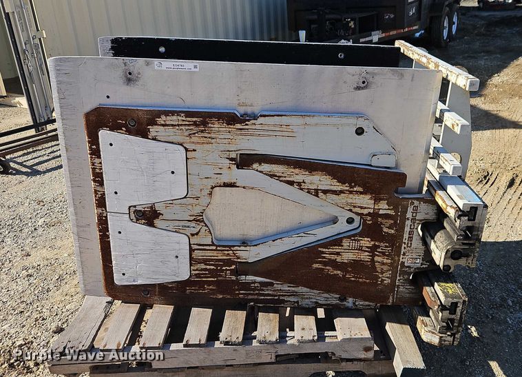 image for item EO4783 Cascade 25D-CCS-364 carton clamps