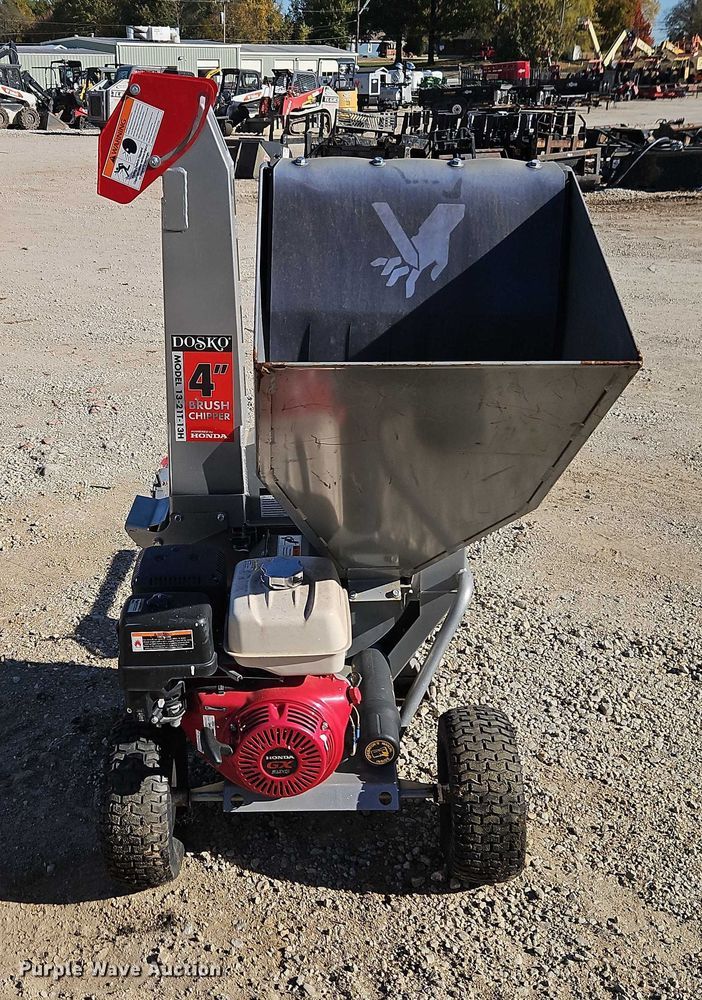 image for item EO4784 Dosko 13-21T-13H wood chipper