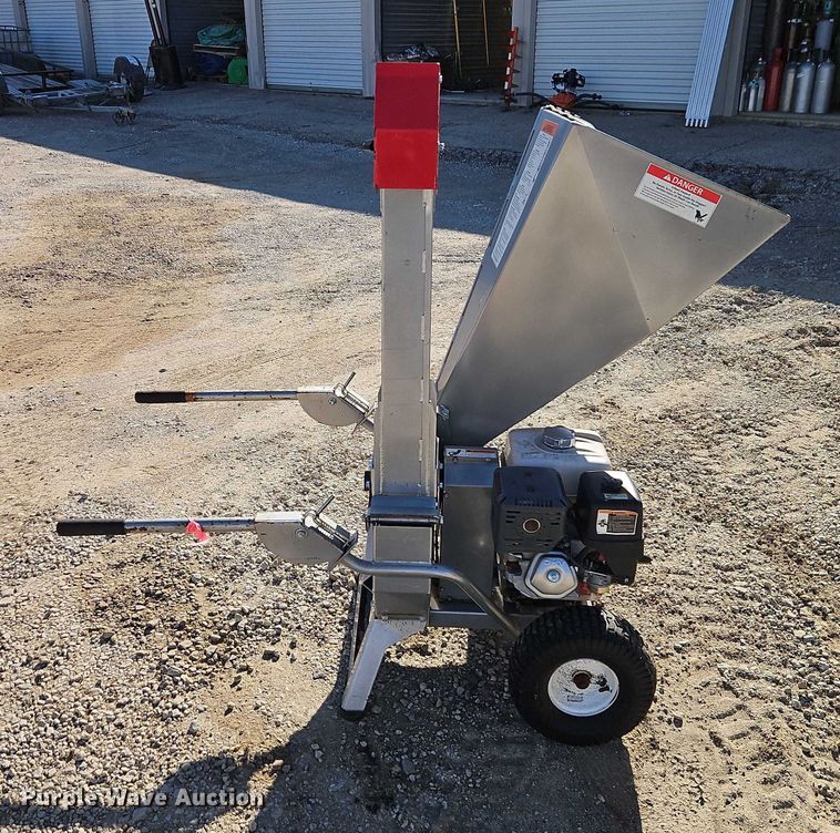 image for item EO4784 Dosko 13-21T-13H wood chipper