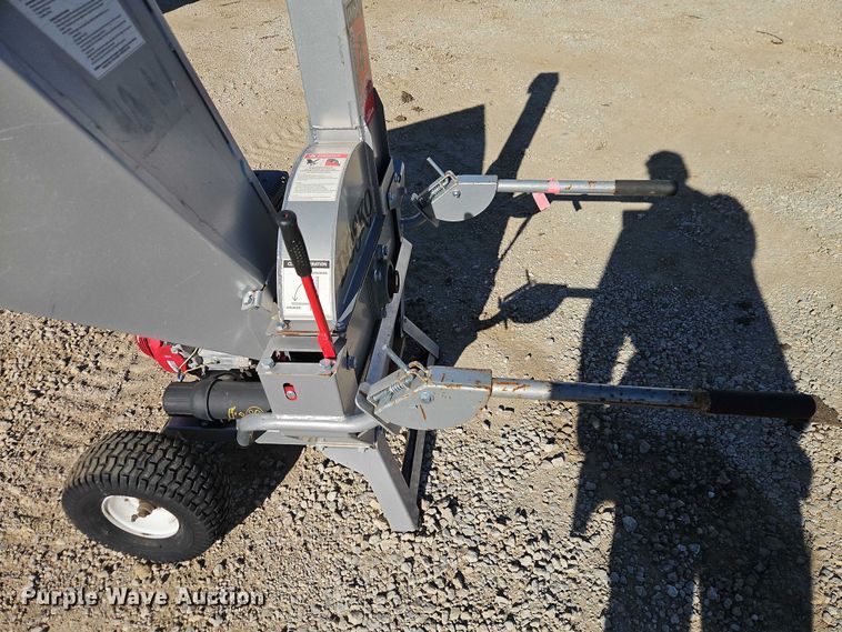 image for item EO4784 Dosko 13-21T-13H wood chipper