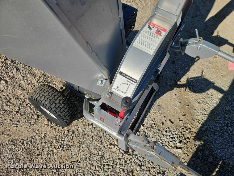 image for item EO4784 Dosko 13-21T-13H wood chipper