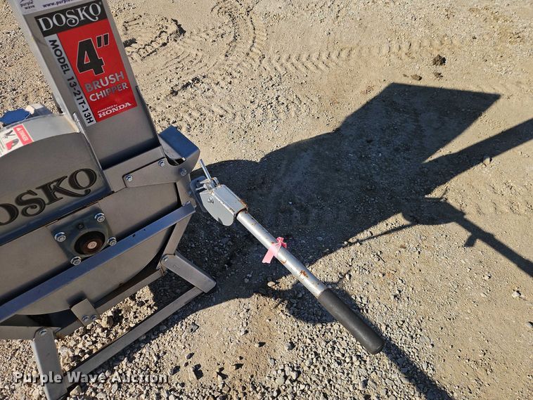 image for item EO4784 Dosko 13-21T-13H wood chipper