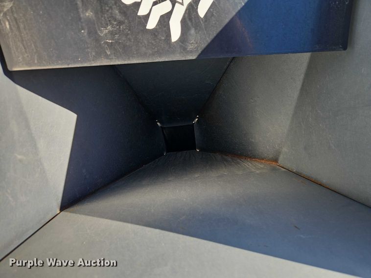 image for item EO4784 Dosko 13-21T-13H wood chipper