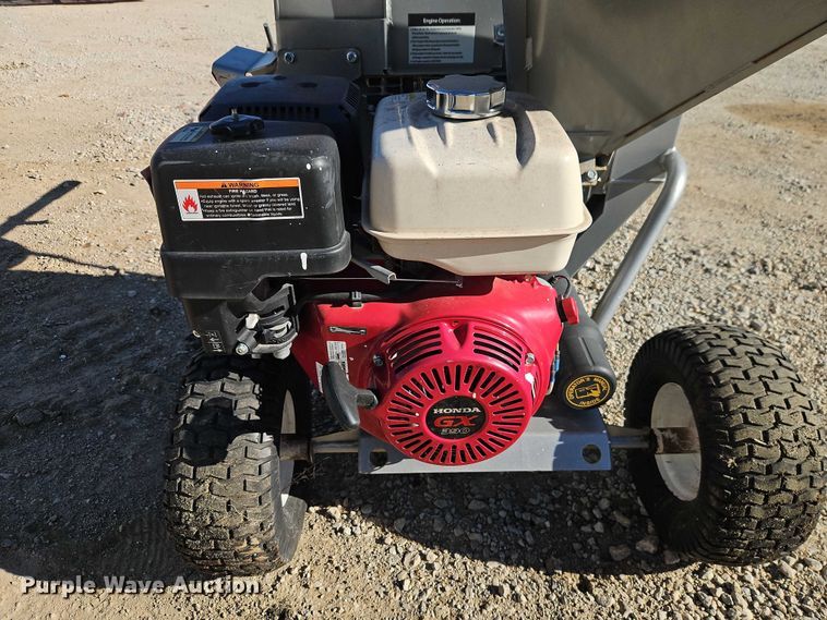 image for item EO4784 Dosko 13-21T-13H wood chipper