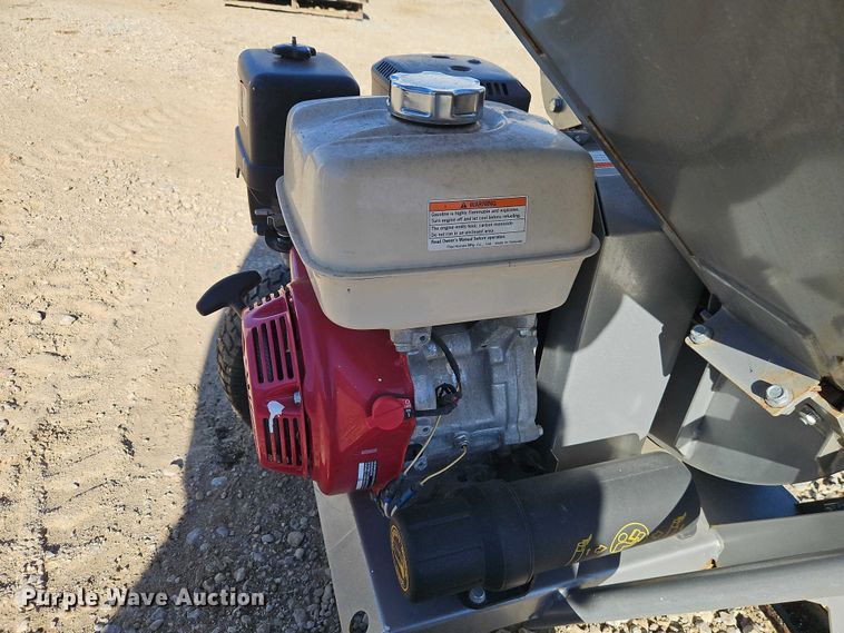 image for item EO4784 Dosko 13-21T-13H wood chipper