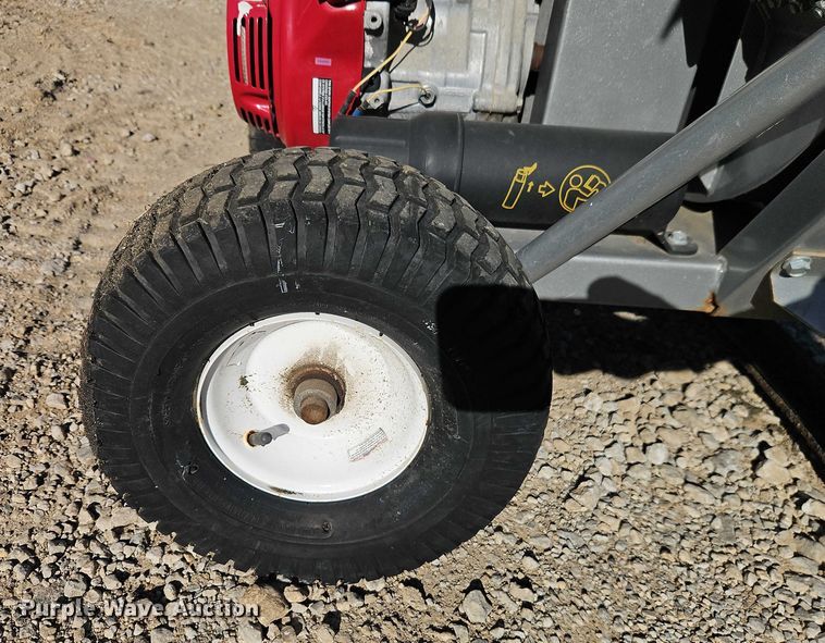 image for item EO4784 Dosko 13-21T-13H wood chipper