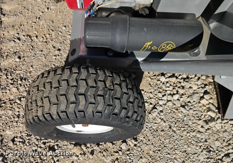 image for item EO4784 Dosko 13-21T-13H wood chipper