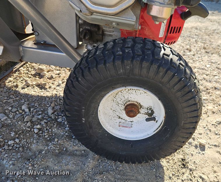 image for item EO4784 Dosko 13-21T-13H wood chipper