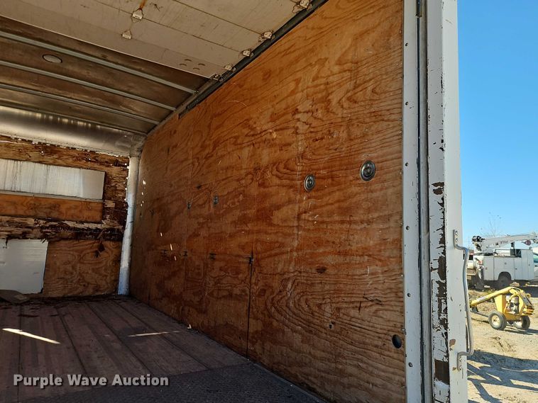 image for item EO4787 2006 Chevrolet Express G3500 box truck