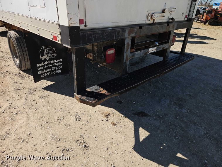 image for item EO4787 2006 Chevrolet Express G3500 box truck