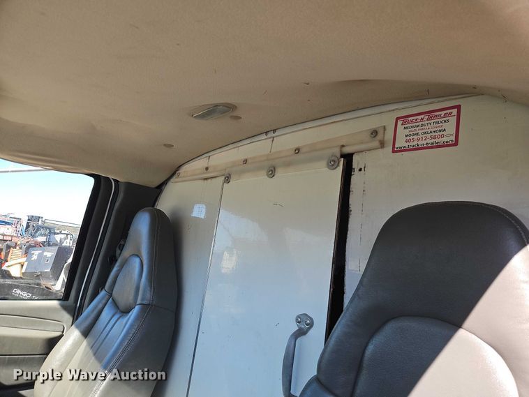 image for item EO4787 2006 Chevrolet Express G3500 box truck