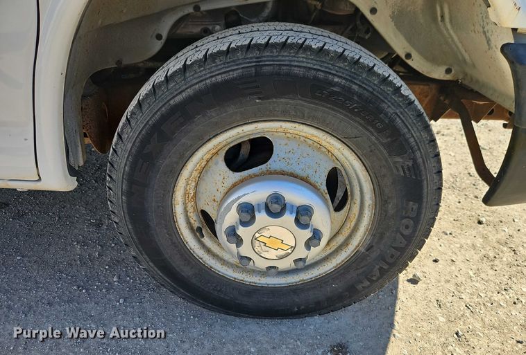 image for item EO4787 2006 Chevrolet Express G3500 box truck