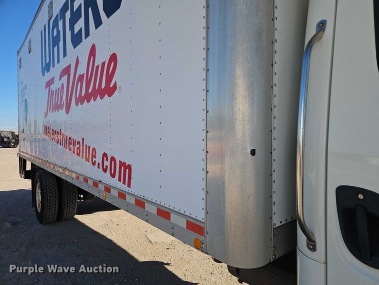 image for item EO4789 2005 Freightliner Business Class M2 box truck