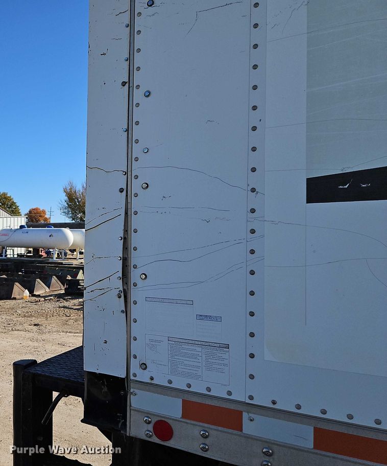 image for item EO4789 2005 Freightliner Business Class M2 box truck