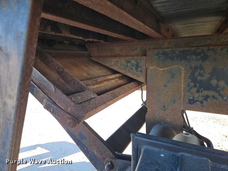 image for item EO4789 2005 Freightliner Business Class M2 box truck