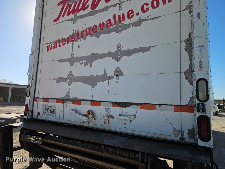 image for item EO4789 2005 Freightliner Business Class M2 box truck